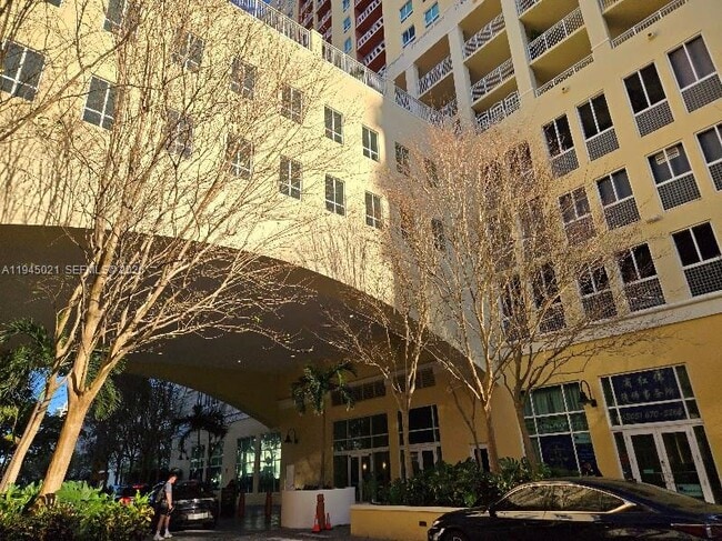 Building Photo - 7350 SW 89th St Unit 610S