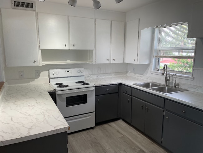 Photo - 301 Oleander St Unit 303 Oleander Street