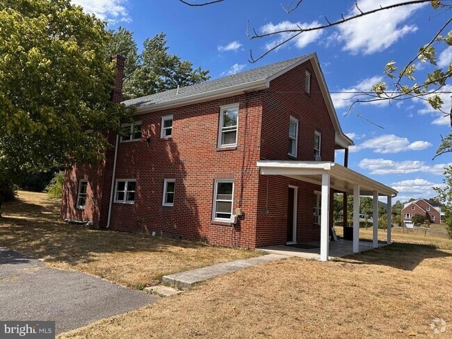 Building Photo - 2320 Valley Rd Unit #2 Rental