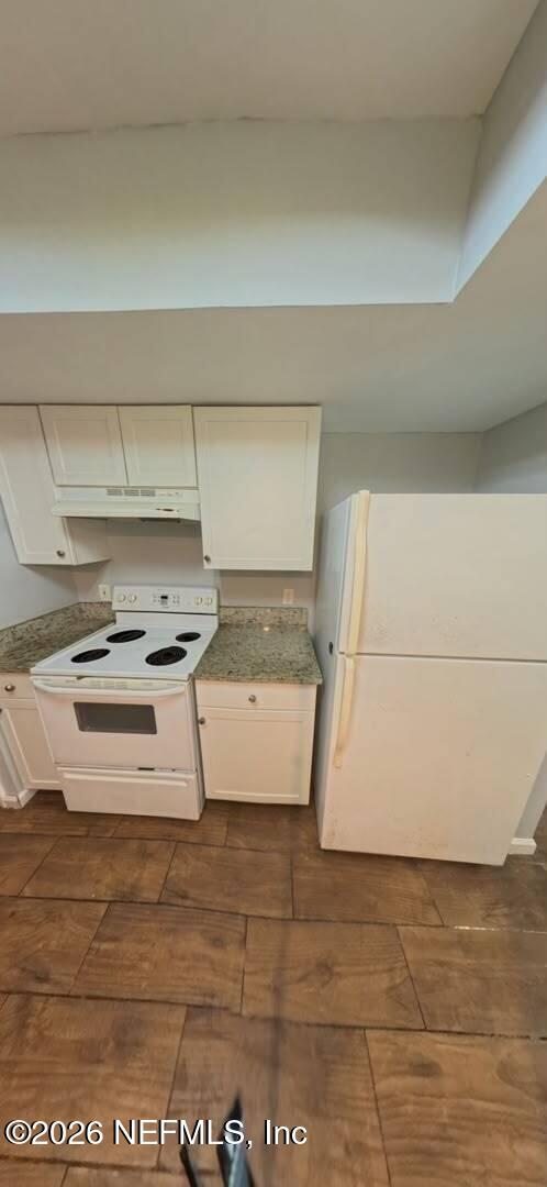 Photo - 1294 Bee St N