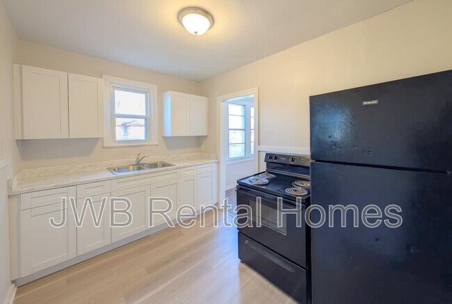 Photo - 1664 W 16th St