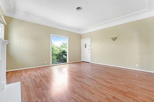 Photo - 325 N Stanley Ave Unit 327 1/2