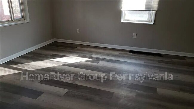 Photo - 806 Cowan Ave