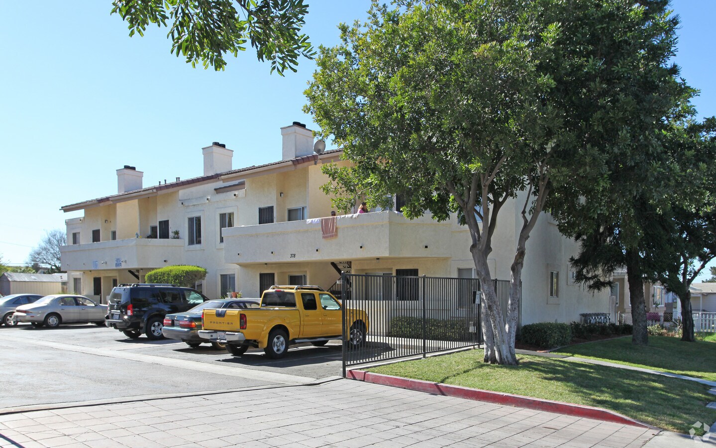 Photo - 368-378 Vance St