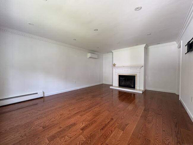 Photo - 158 Jelliff Mill Rd