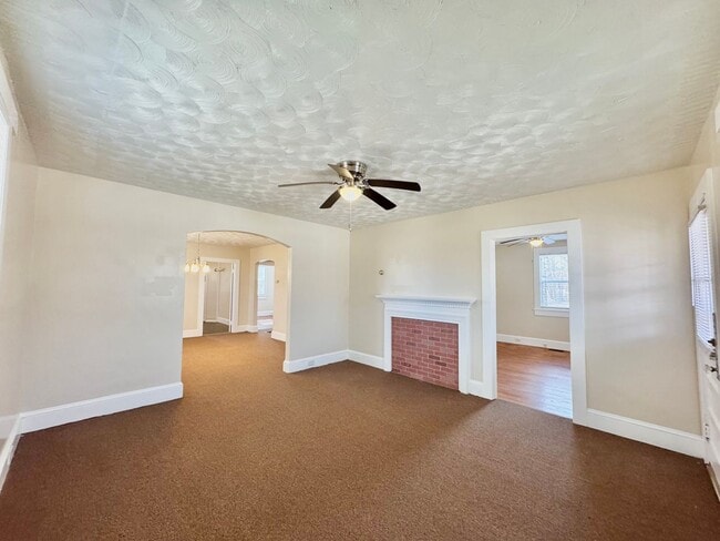 Photo - Adorable South Hill Charmer Waiting for YOU!