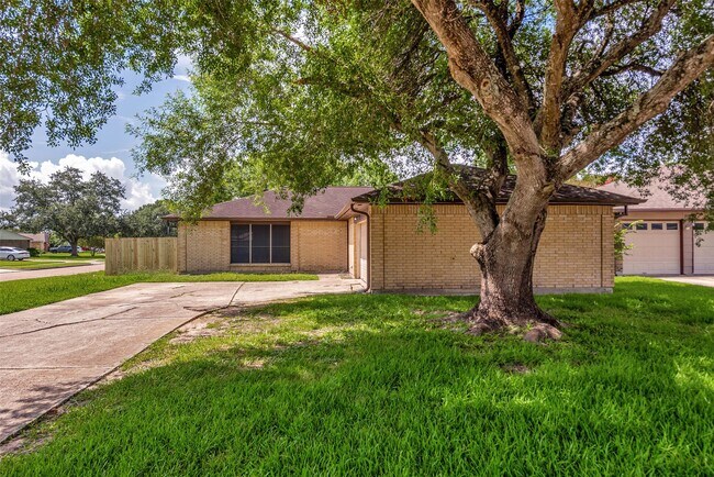 Photo - 2779 Forest Point Dr