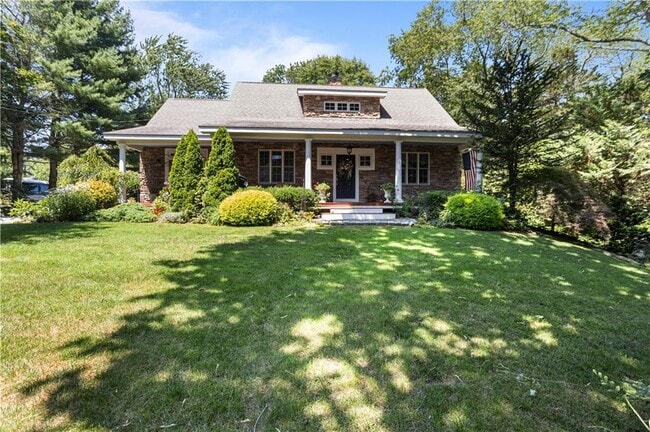 Photo - 93B Kickemuit Ave