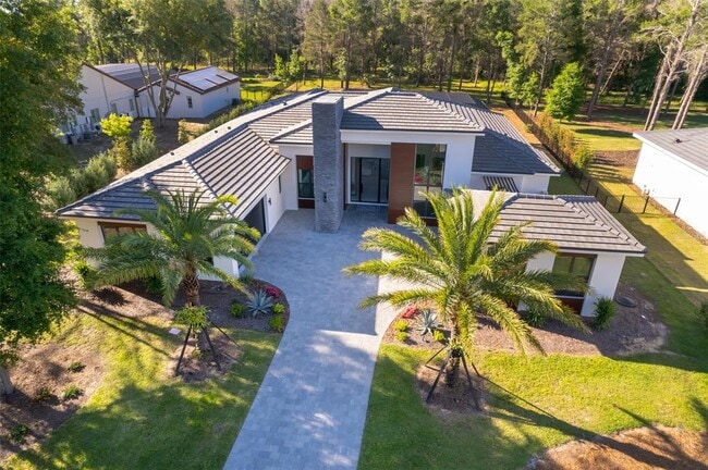 Photo - 15210 Pendio Dr