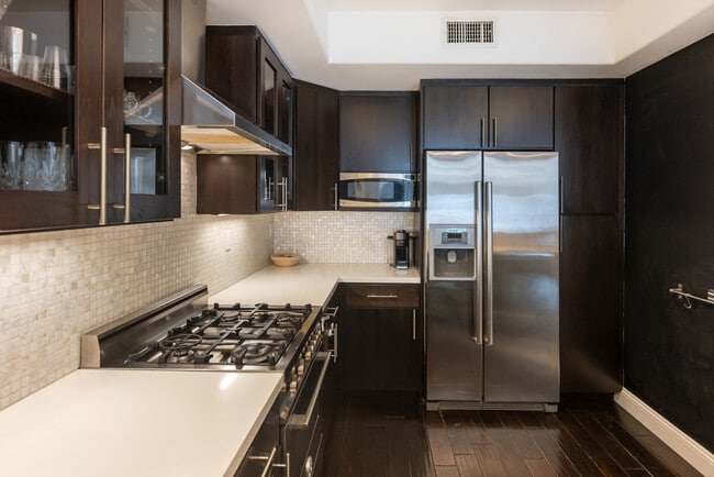 Photo - 12020 Guerin St Unidad 303