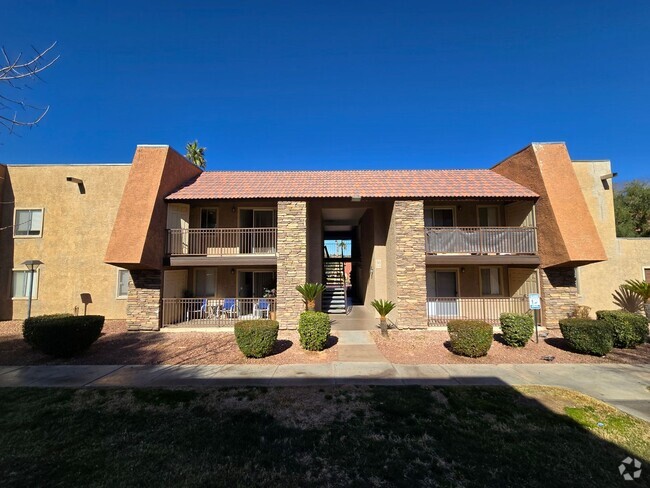 Building Photo - Lovely Southwest Condo!