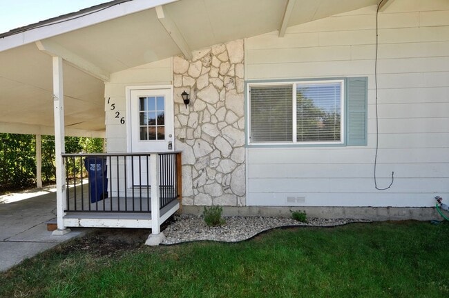Building Photo - 1526 E Mary Ln Unit 1 Rental