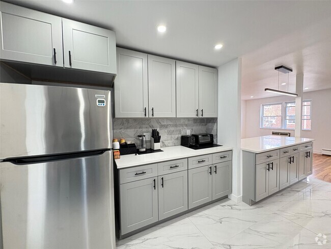 Building Photo - 1041 E 80th St Rental