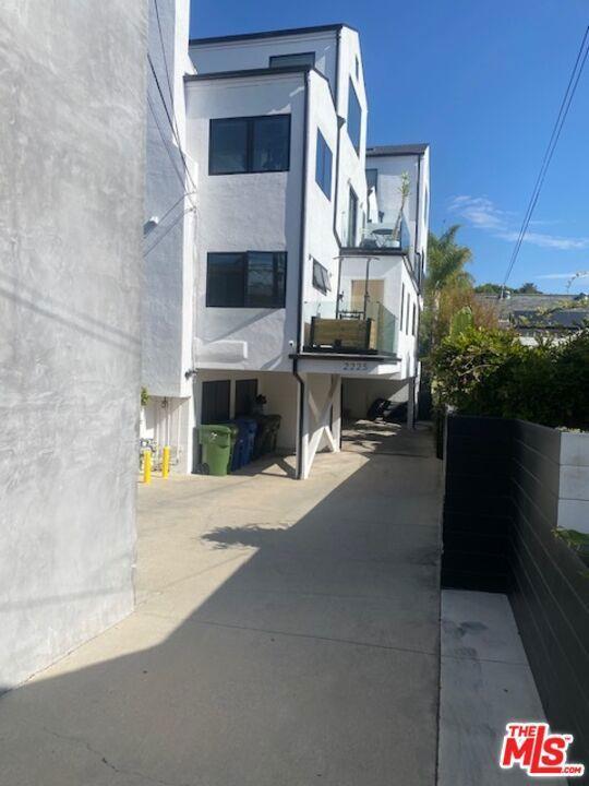 Building Photo - 2225 4th St Unit B