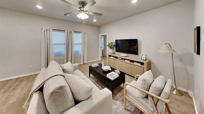 8020 Labelle Dr