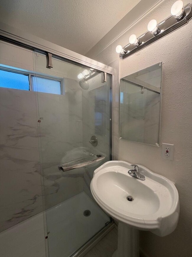 Photo - 715 Schafer Rd