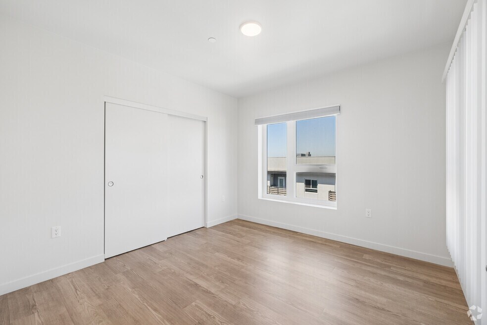 2BR, 2BA - 778SF - Bedroom