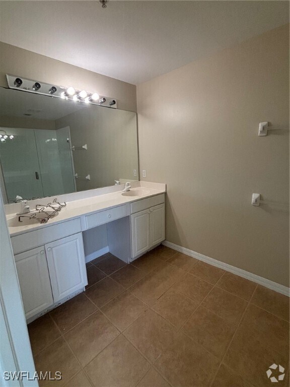 Building Photo - 1004 Hampton Cir Rental