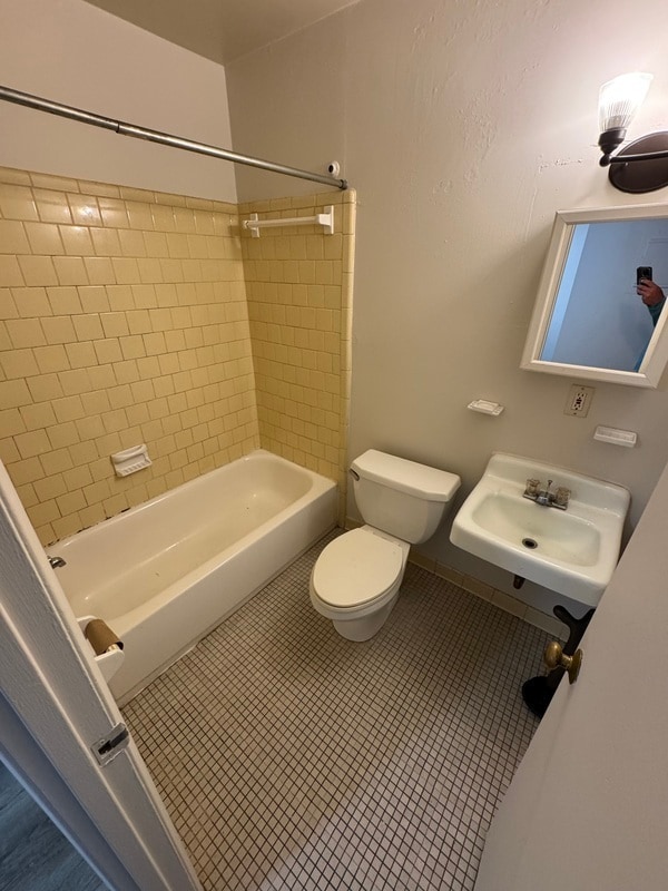 Oxford Square Apartments