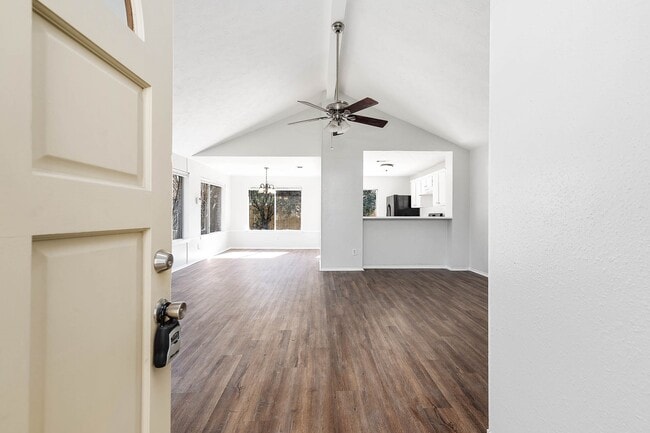 Photo - 3423 Nutwood Ln