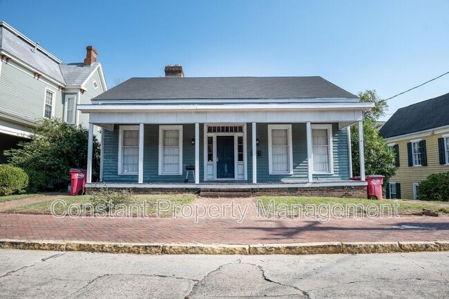 Photo - 1031 Bond St Casa