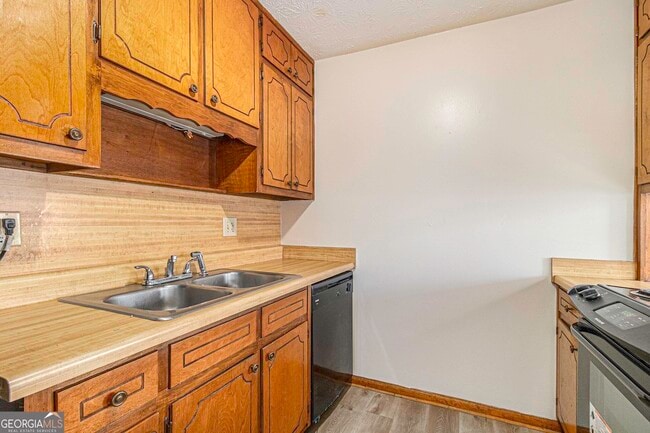 Photo - 1609 Riverside Trail NE