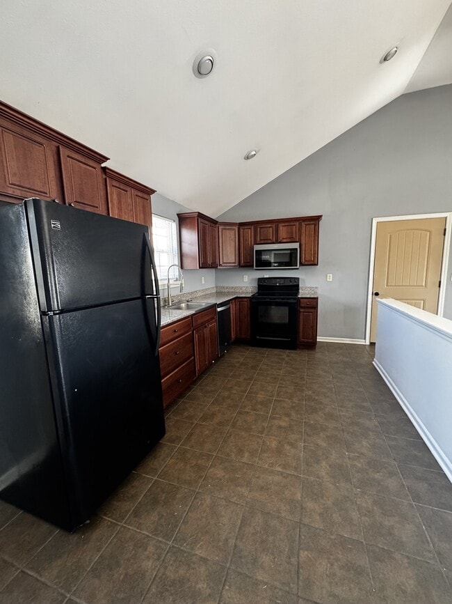 21978 Lafayette Rd