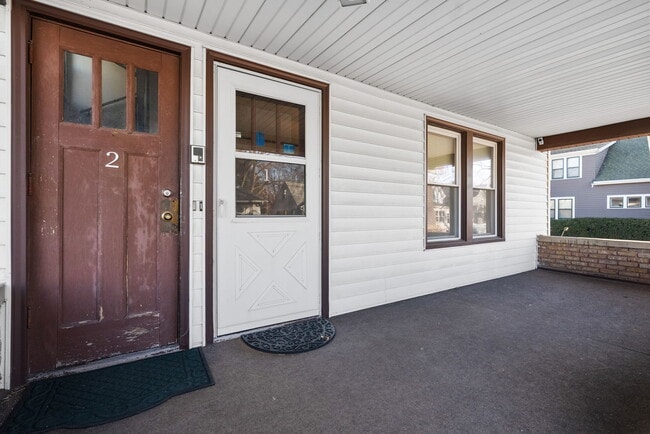 Front Doors/Porch - 21 Farwell St Unit 1