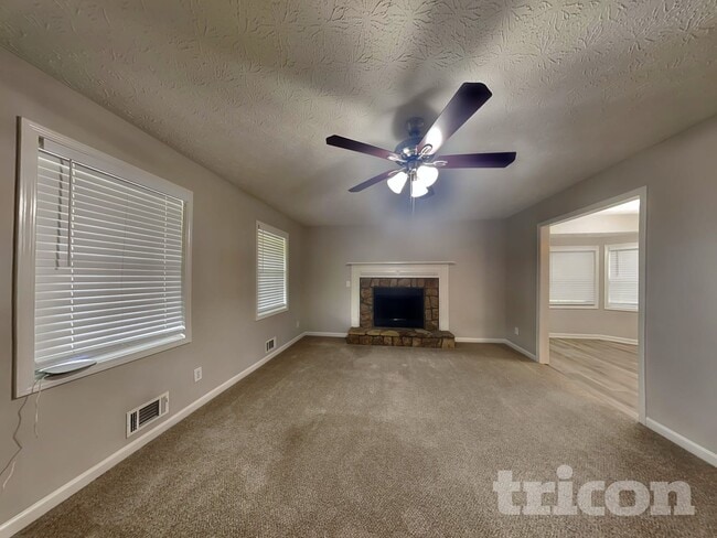 Photo - 1567 Kimberly Pl