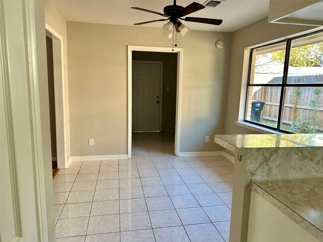 Photo - 2818 Stoney Wood Dr