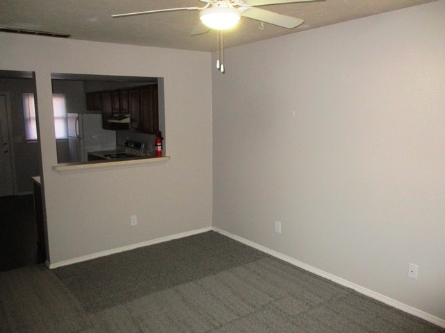 Photo - 704 Golfcrest Rd N
