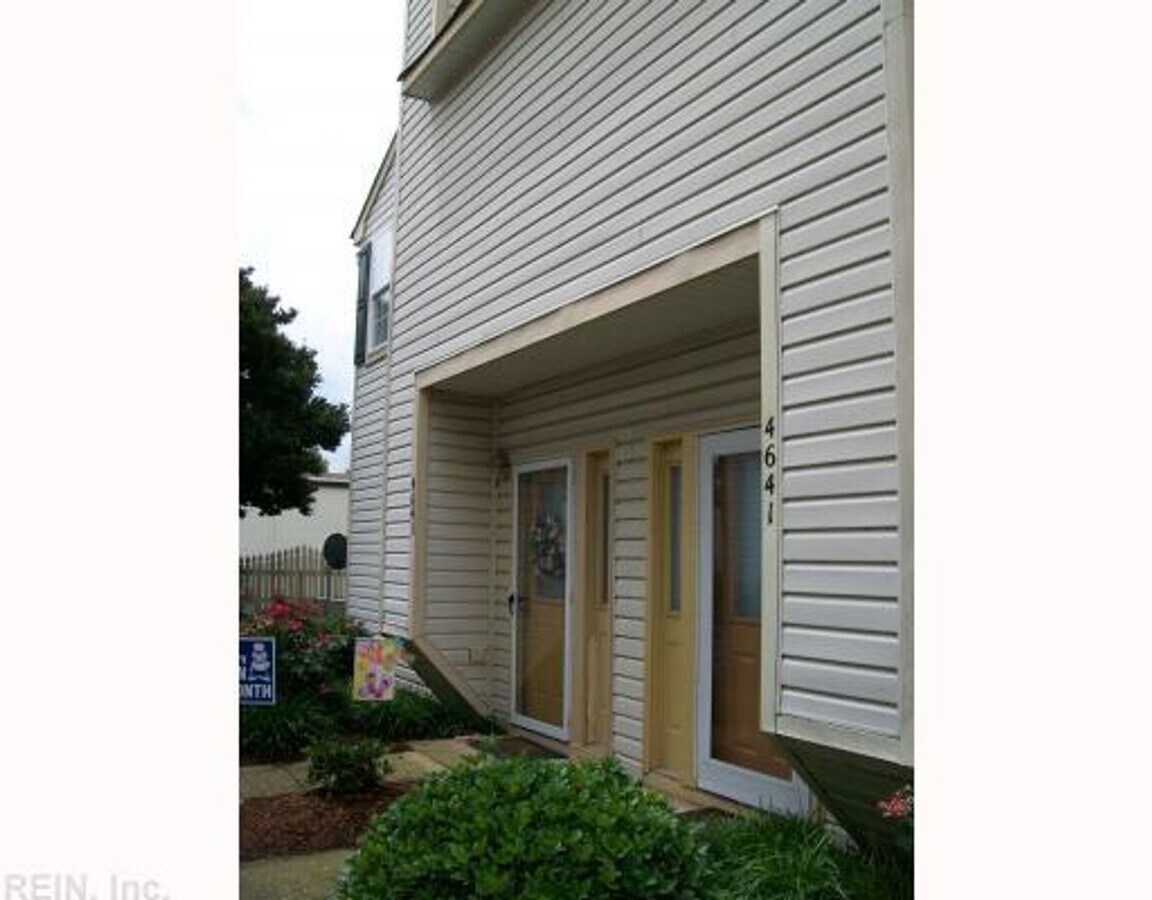 PEMBROKE CROSSING 3 Bedroom Condo House Rental in Virginia Beach, VA