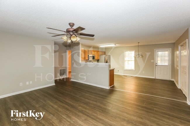 Photo - 268 Southaven Ct