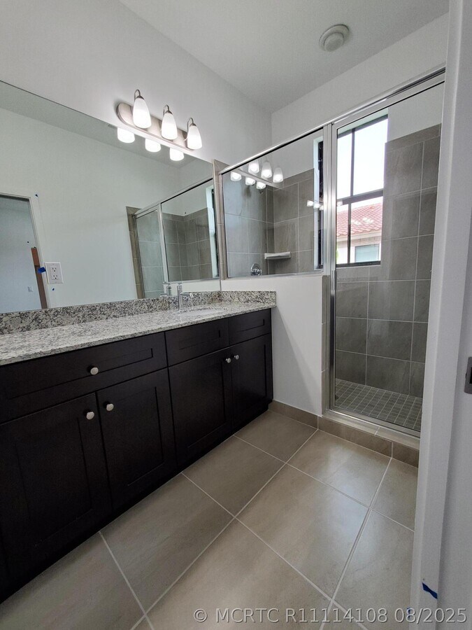Photo - 2022 Oysterwood Ln