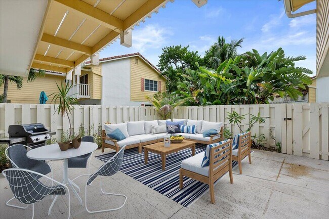 251 Seabreeze Cir