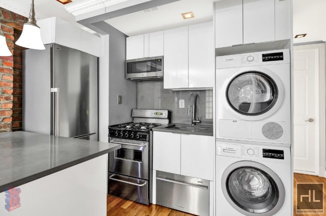 Photo - MULBERRY ST. Unit 2F