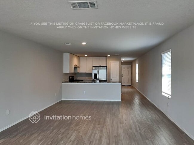 Photo - 4330 Rapids Way