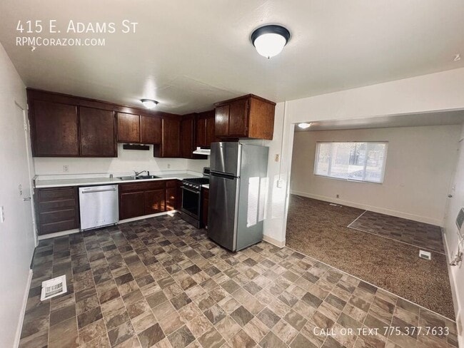 Photo - 415 E Adams St