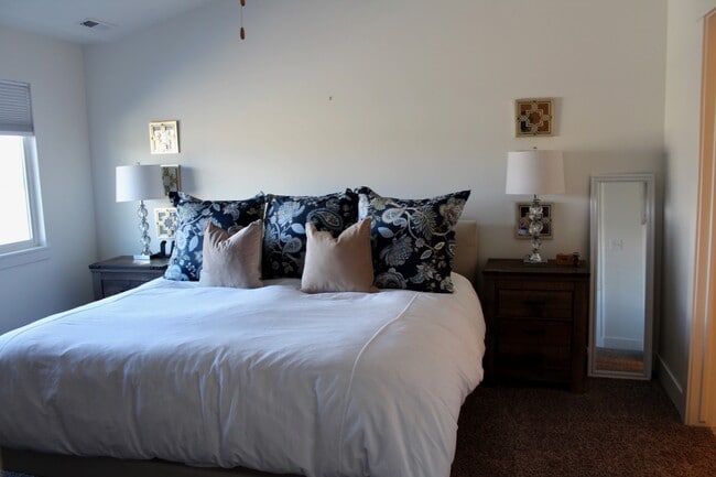 Building Photo - 679 S 1803 W