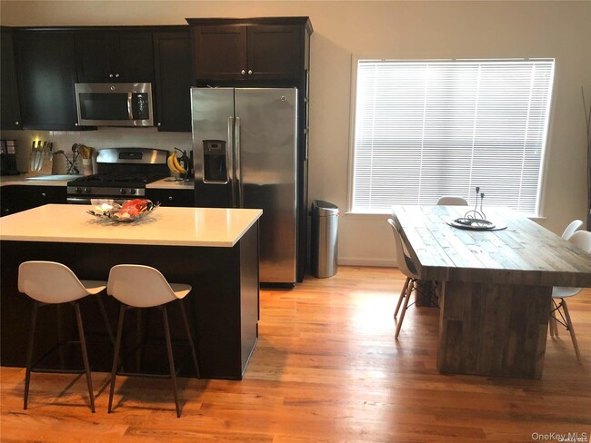 9 Mohegan Ave