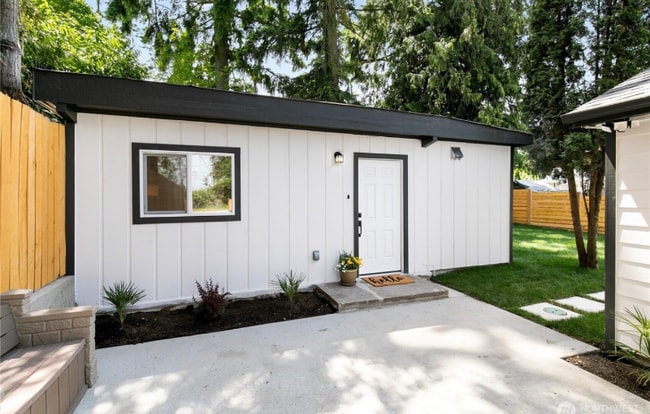 Building Photo - 11 SW 100th St