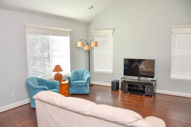 Photo - 2546 Bascom Dr