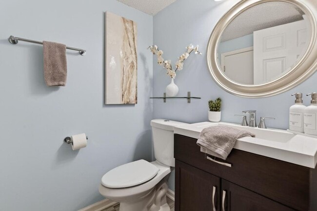 Photo - 805 Old Bridge Rd