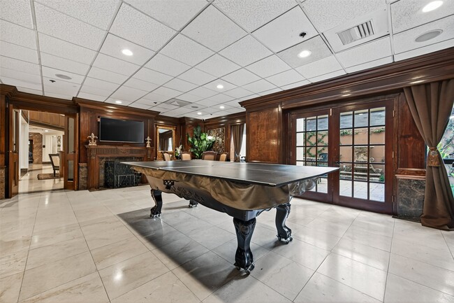 Building Photo - 3525 Sage Rd Unit 1402