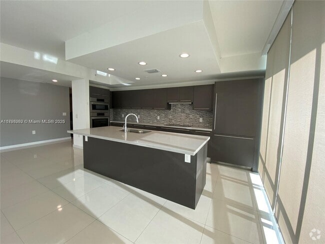 Building Photo - 7751 NW 107th Ave Unit 305 Rental