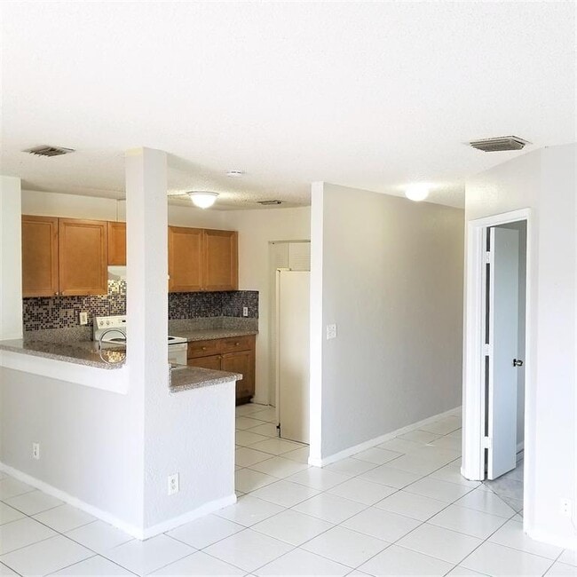 Building Photo - 11403 NW 35th St Unit 11403 NW 35th St
