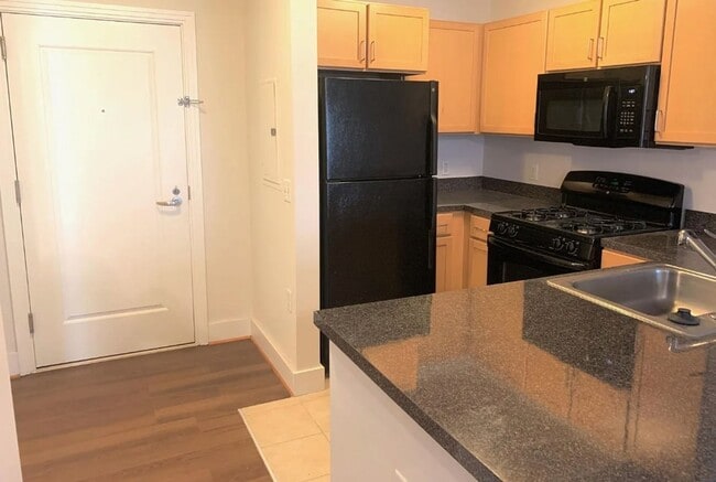 Photo - Short Walk to the Wharf! - Professionally Managed  and Spacious 1BR With Monument Views