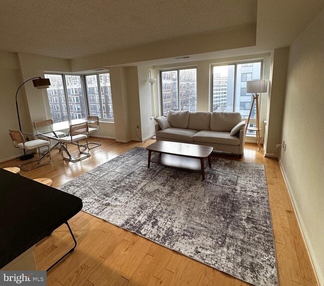 Building Photo - 1225 13th St NW Unit 712