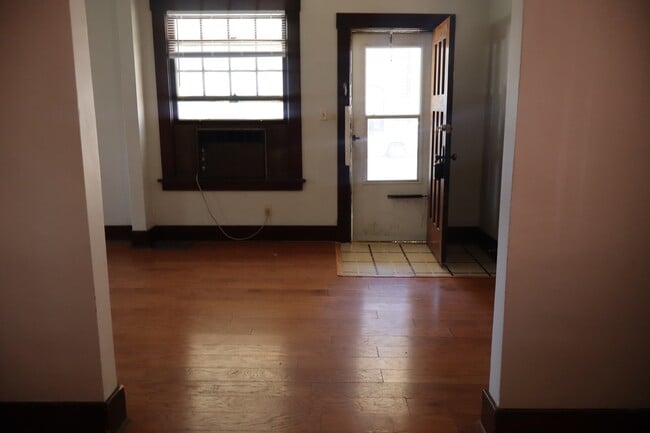 Photo - 308 W Mulberry St