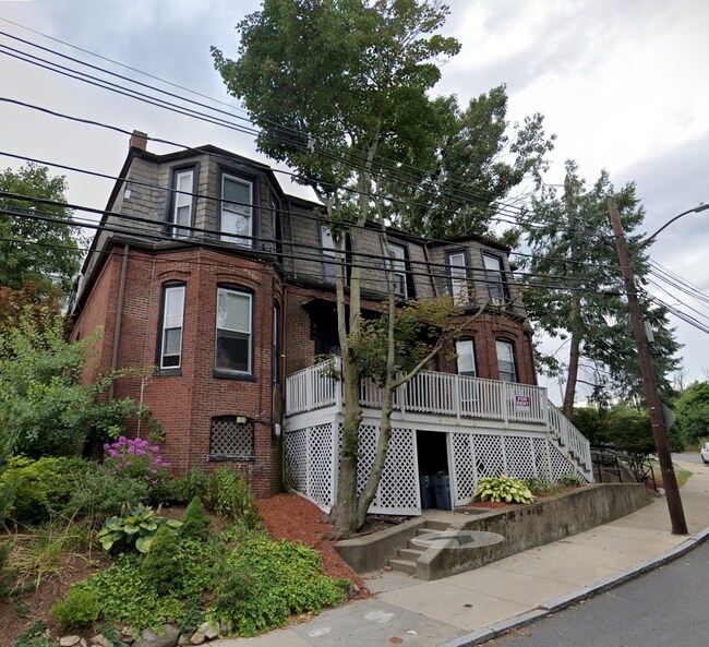 Building Photo - 38 Newton St Unit 2 Rental